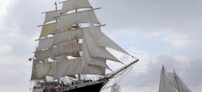 Tall Ship Tenacious under sails